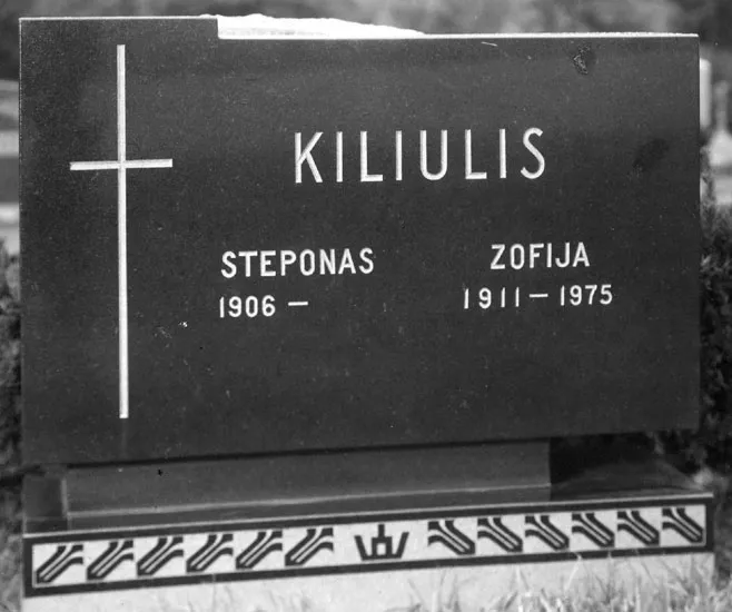 Granite memorial engraved Kiliulis
